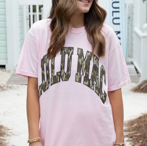 LULU MAC -  Blossom Bottomland Camo Graphic Tee