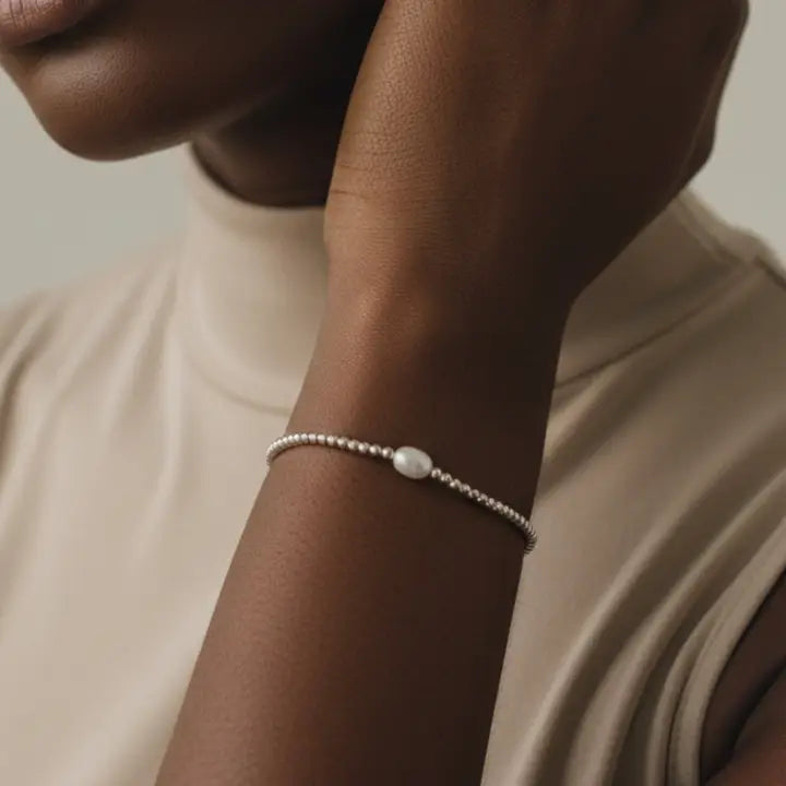 The Silver Solo Pearl Belle Bracelet