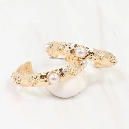 Caroline Hill - New Bern Flower and Pearl Hoop Earring - Gold